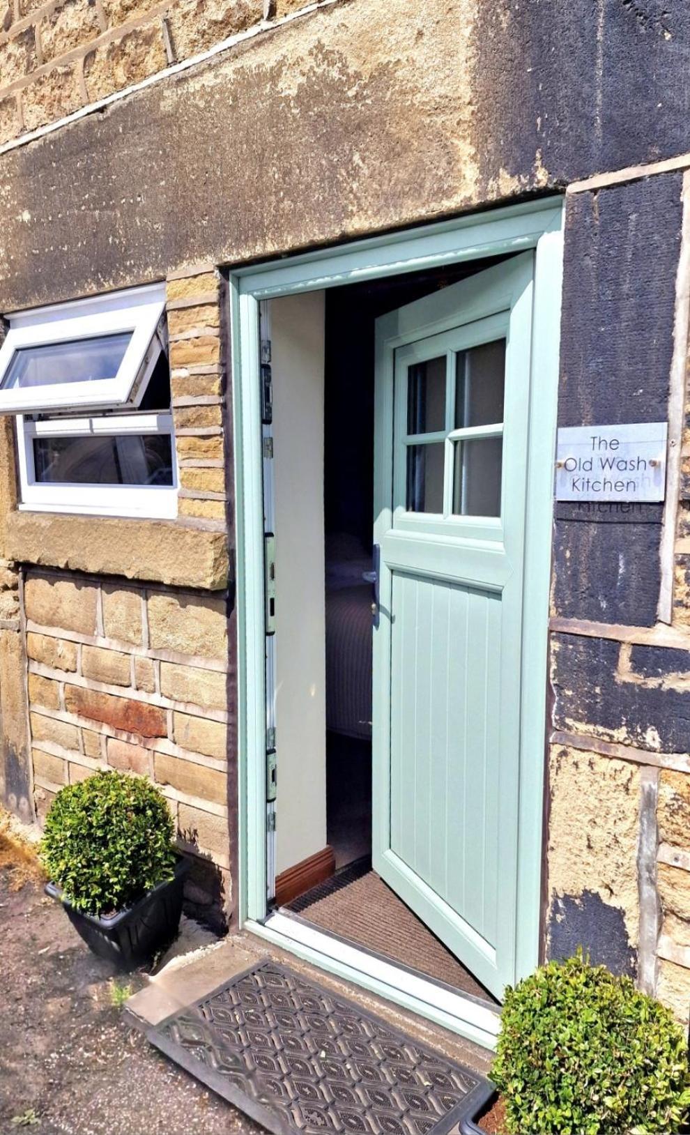 The Old Wash Kitchen - Charming Character Cottage In Holmfirth, Yorkshire Bagian luar foto